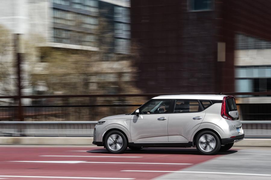  Kia Soul EV (SK3) 2019 года  (KR) (фото 9 из 35)
